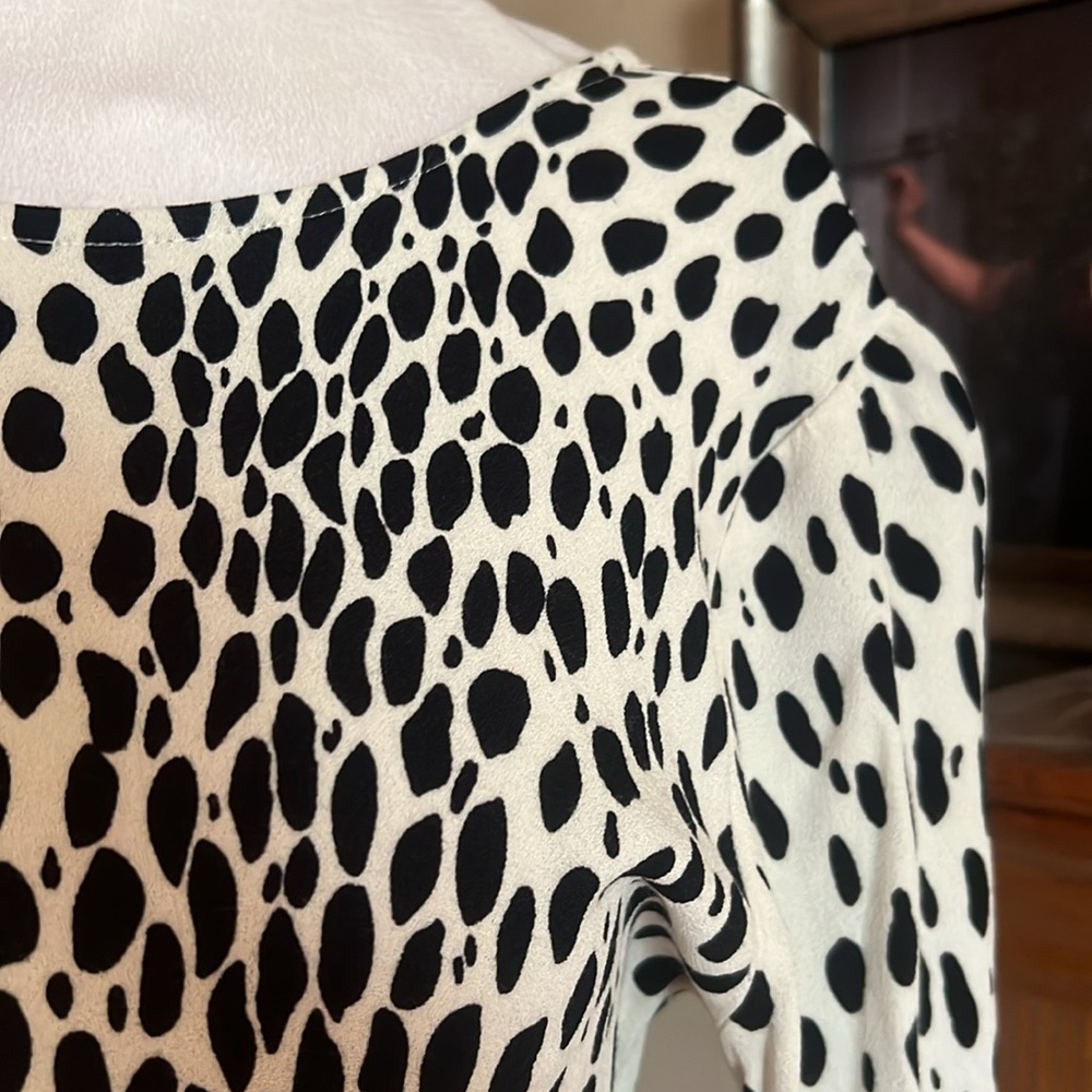Elegant Black and White Polka Dot Dress - Picture 4 of 9